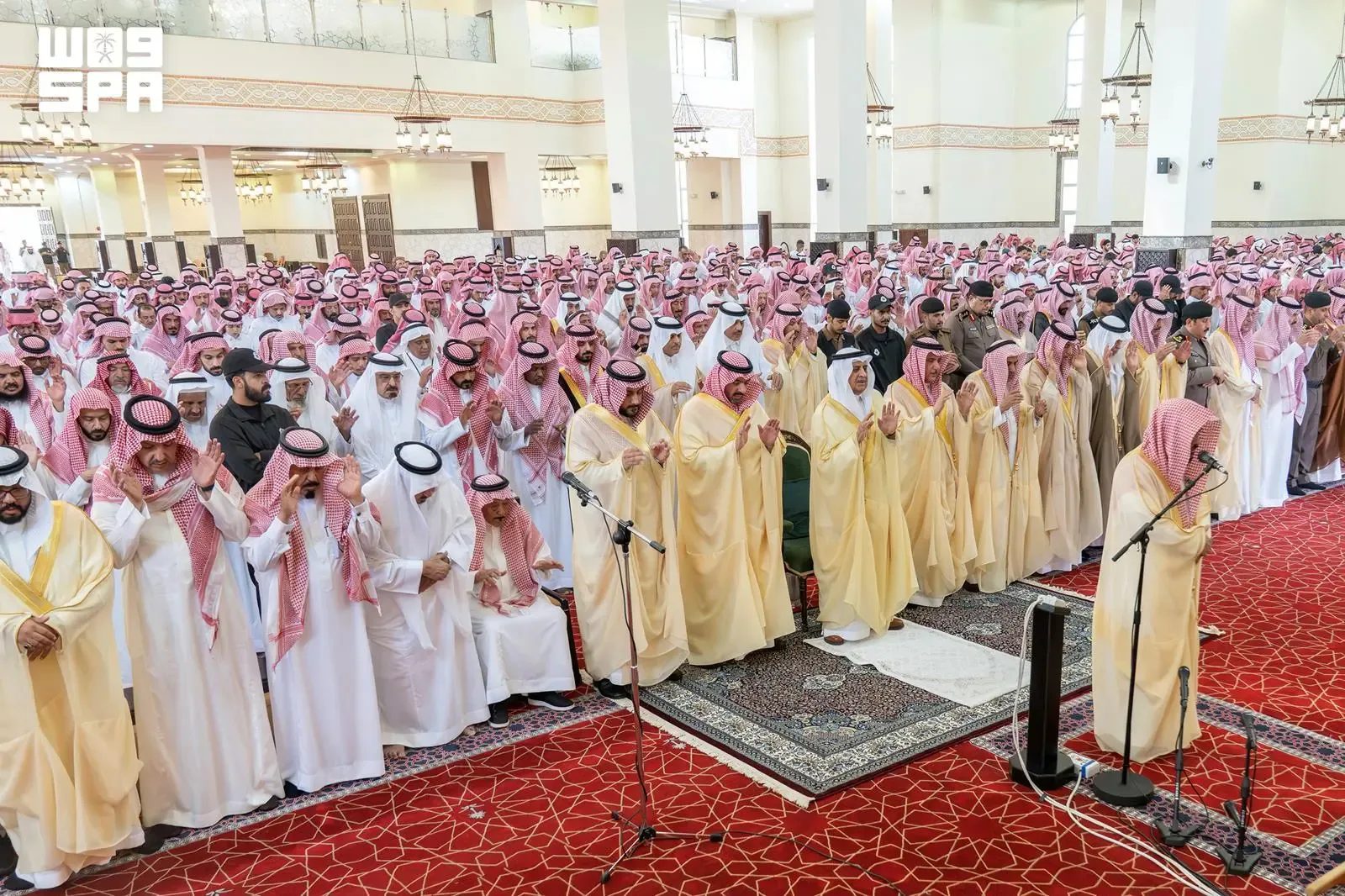 صورة من الألبوم