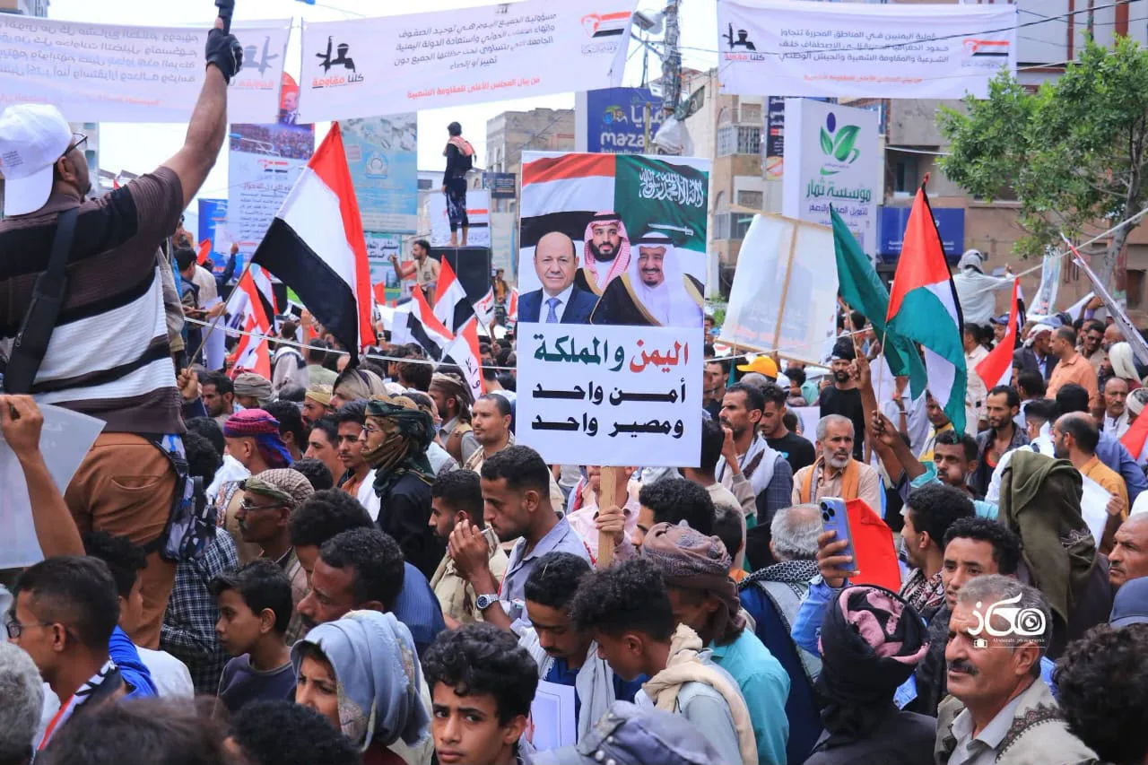 صورة من الألبوم