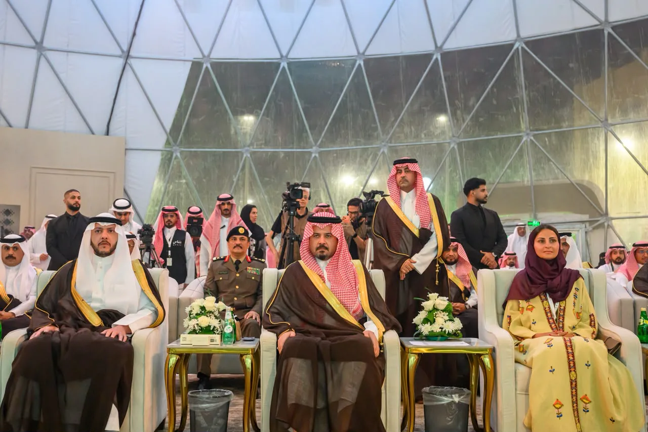 صورة من الألبوم