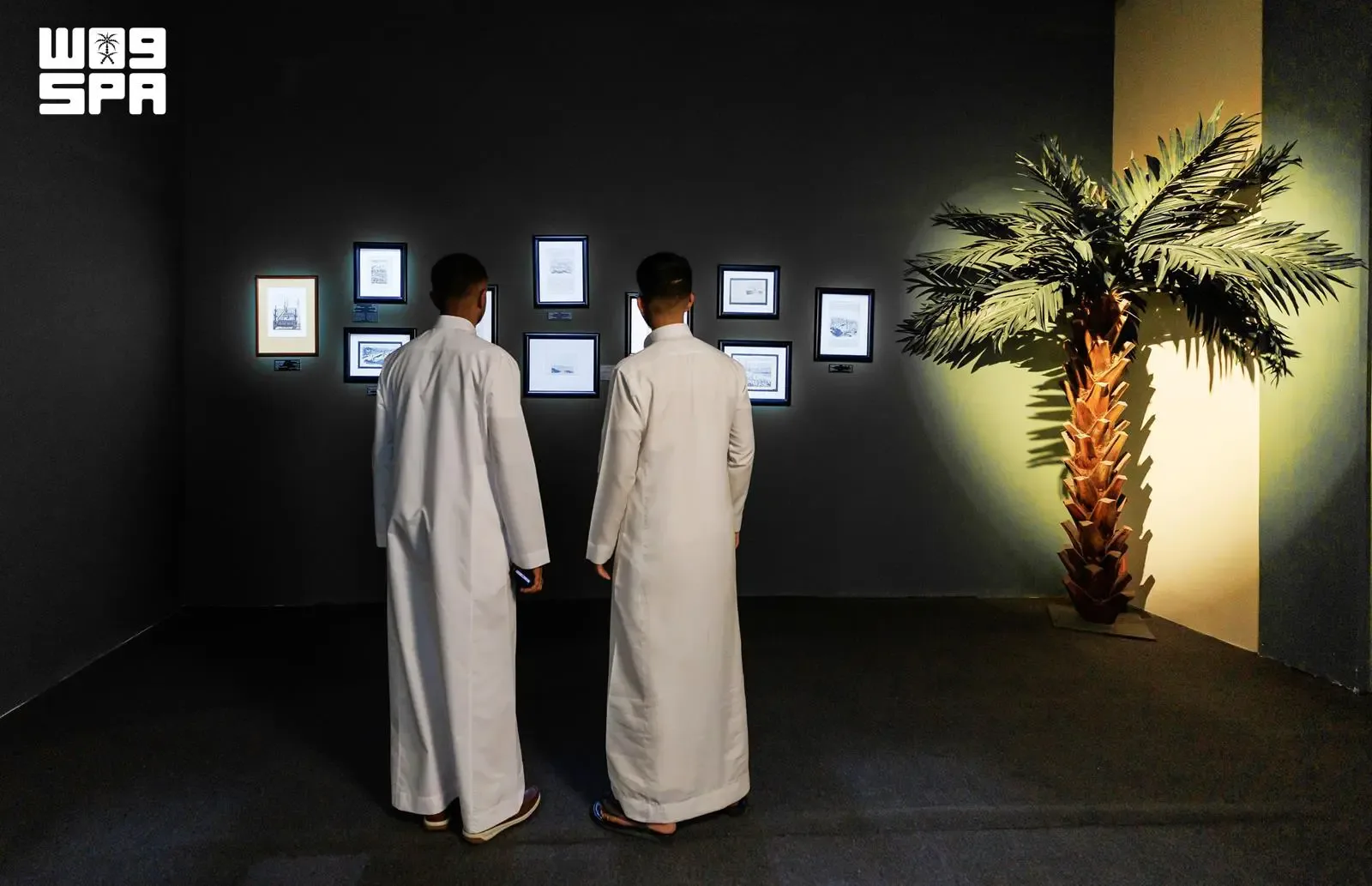 صورة من الألبوم