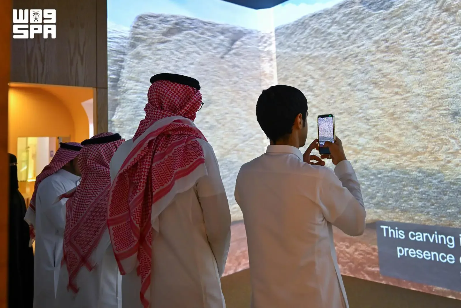 صورة من الألبوم