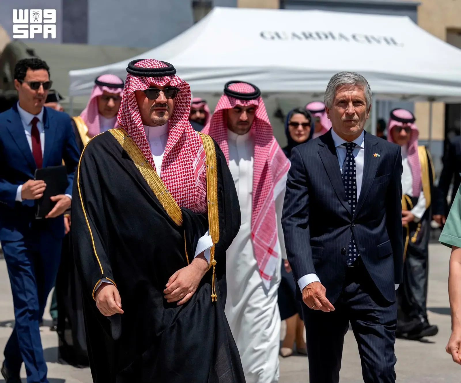 صورة من الألبوم