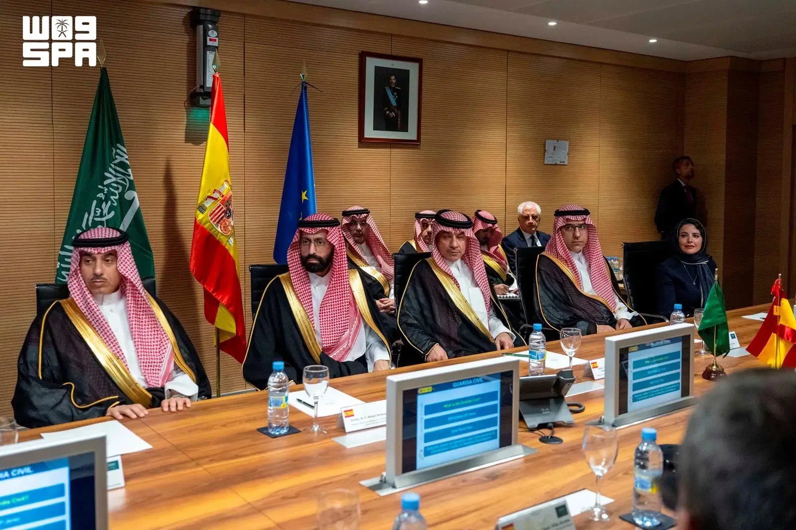 صورة من الألبوم