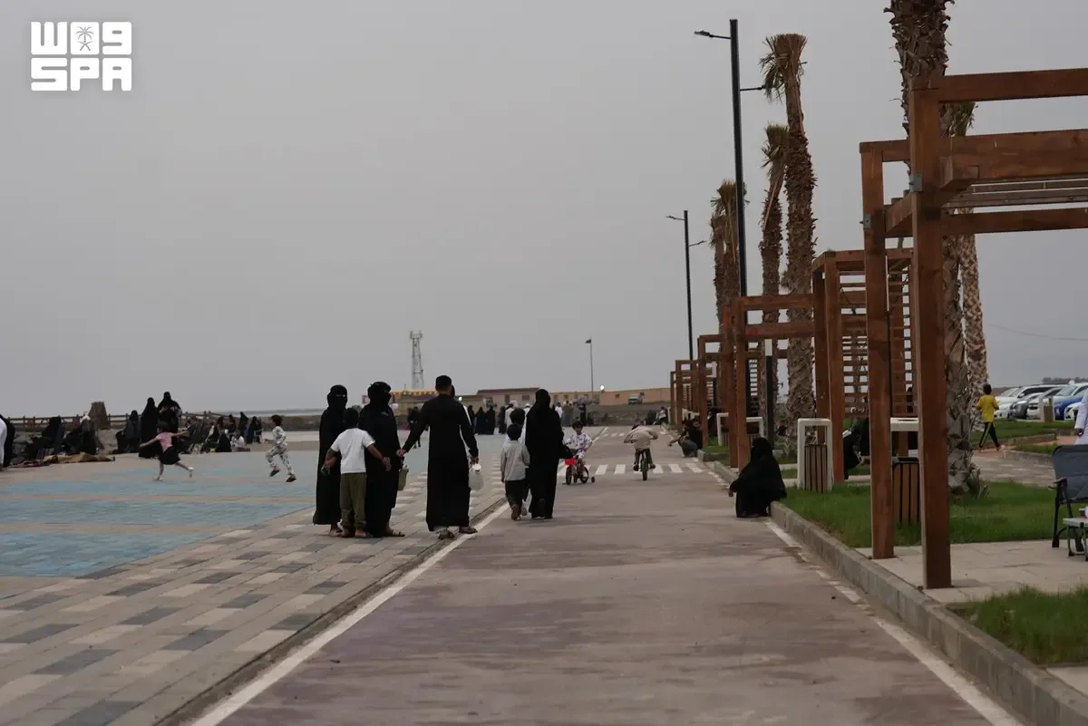 صورة من الألبوم