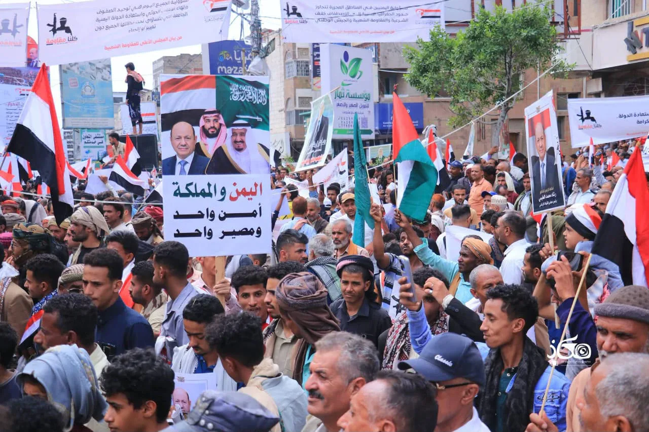 صورة من الألبوم