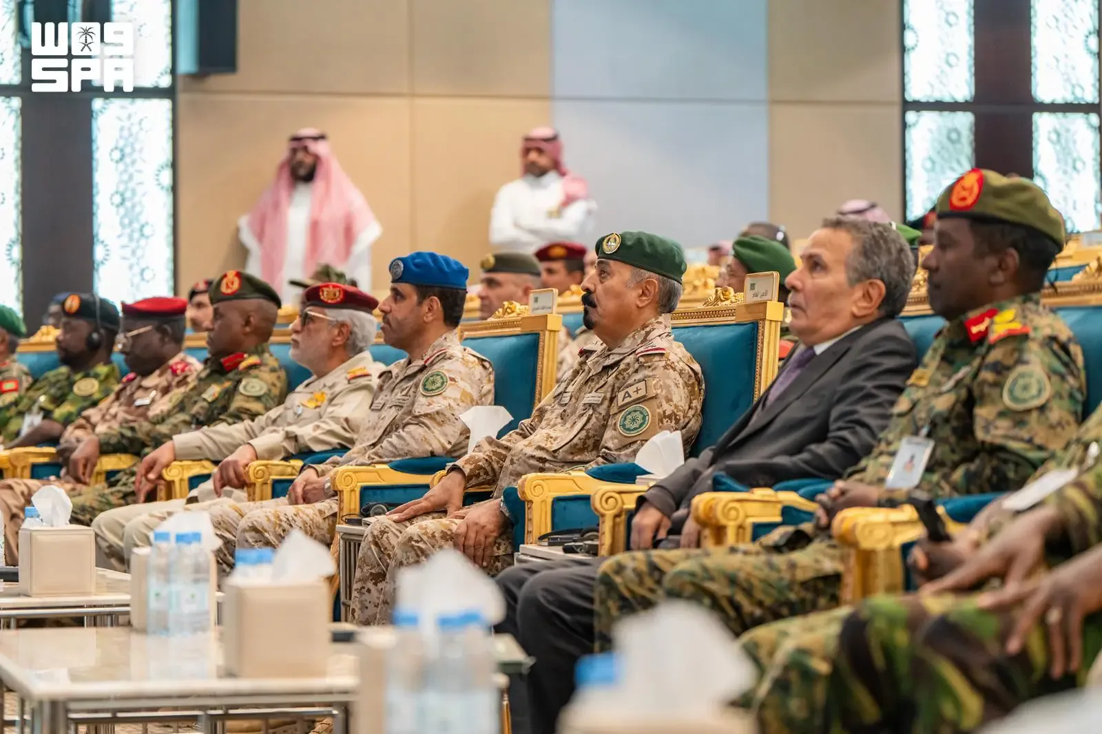 صورة من الألبوم