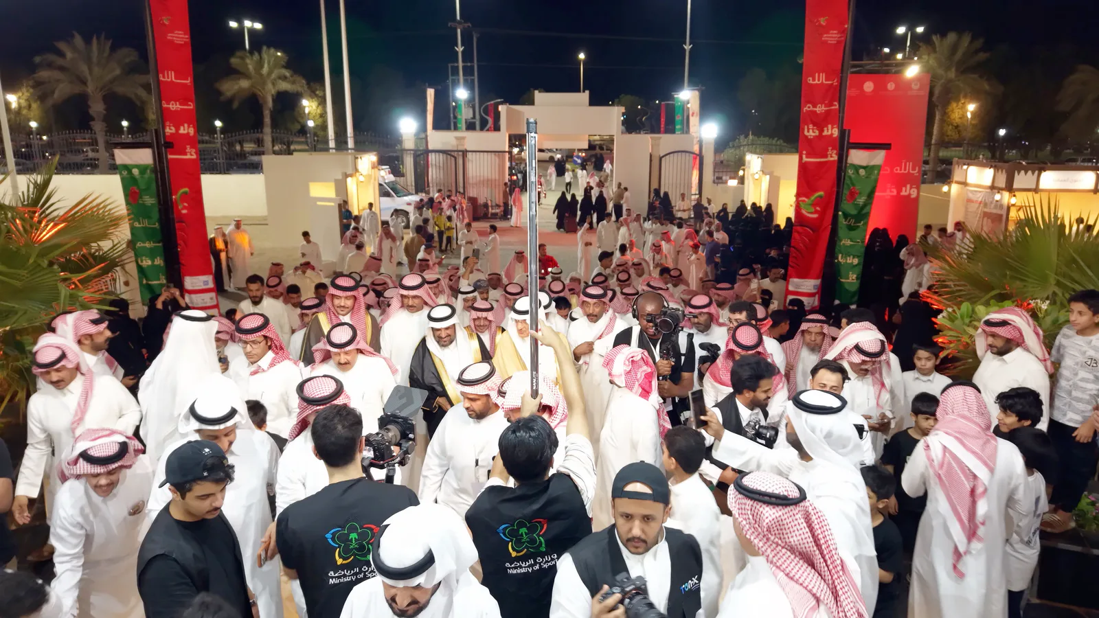 صورة من الألبوم