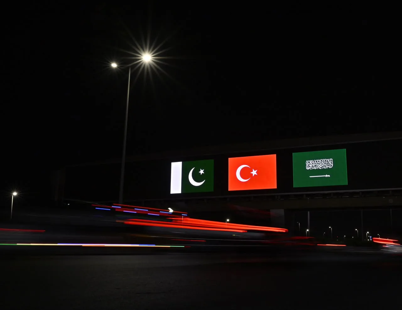 صورة من الألبوم