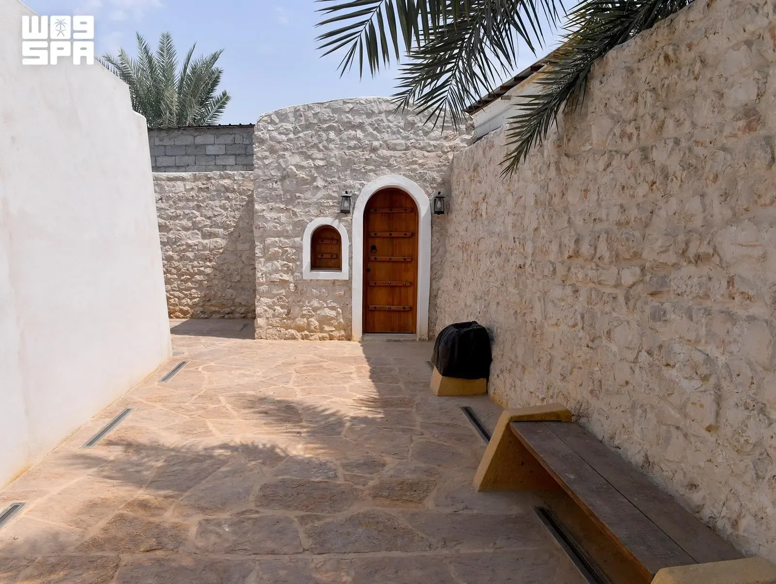 صورة من الألبوم