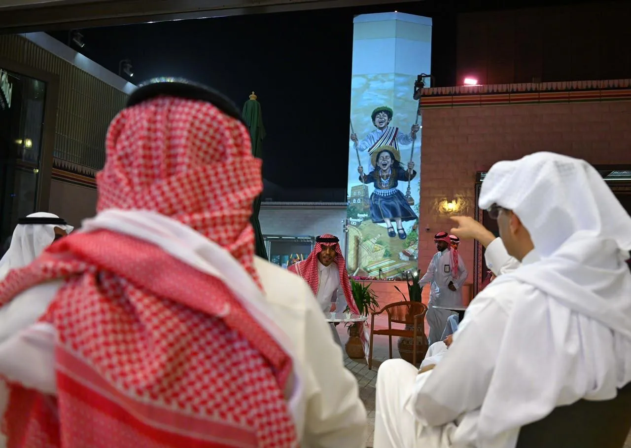 صورة من الألبوم