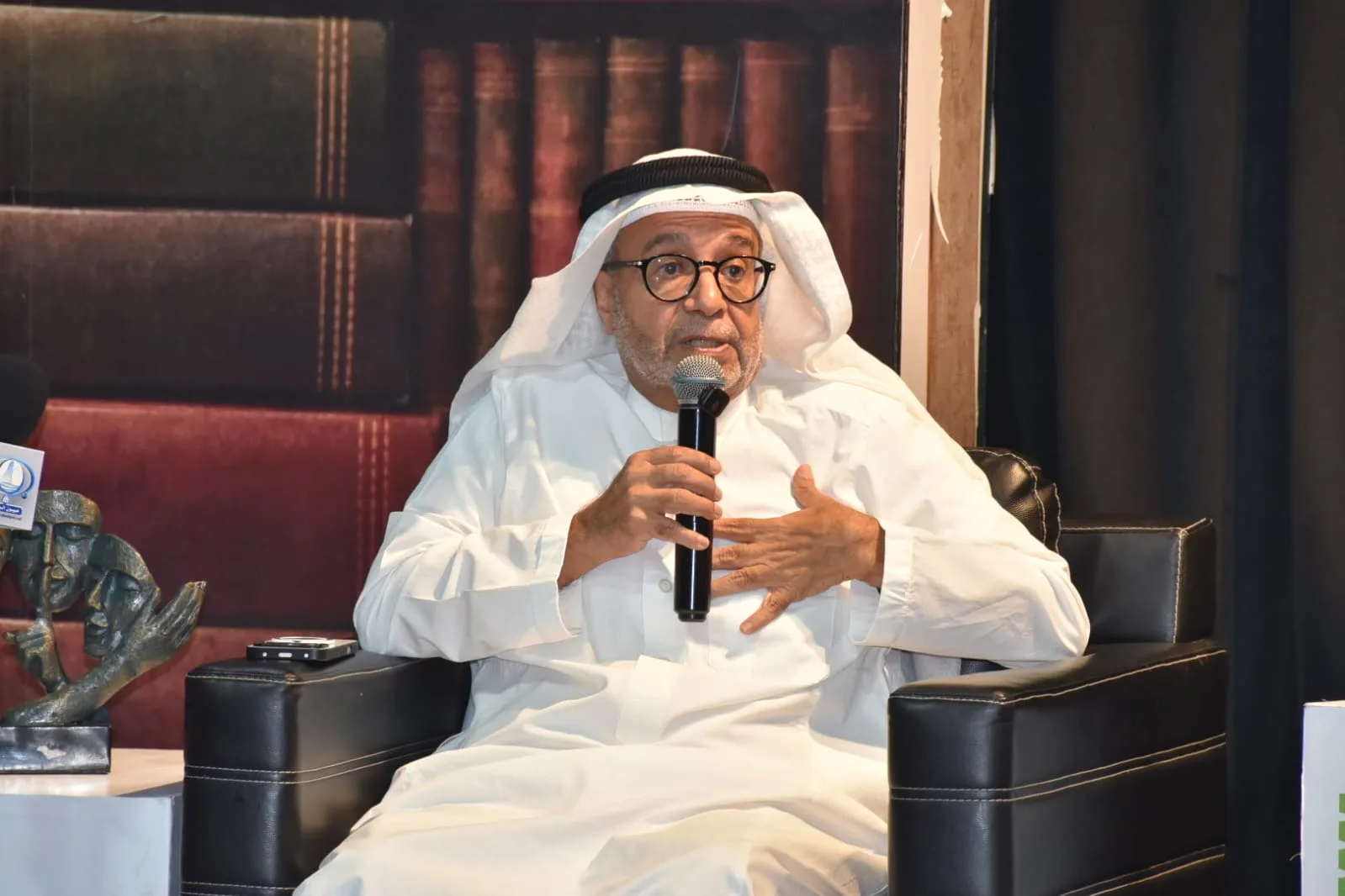 صورة من الألبوم