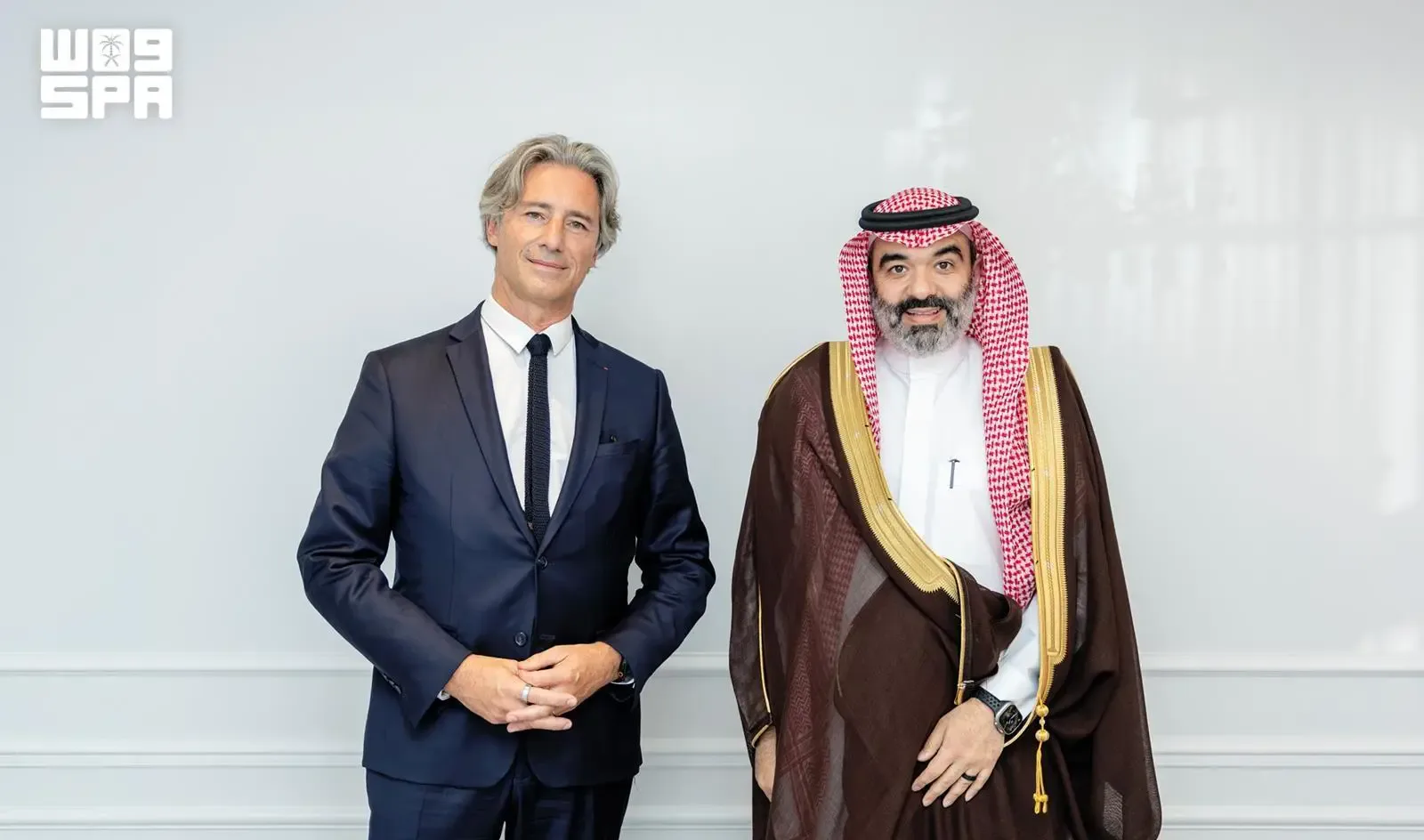 صورة من الألبوم