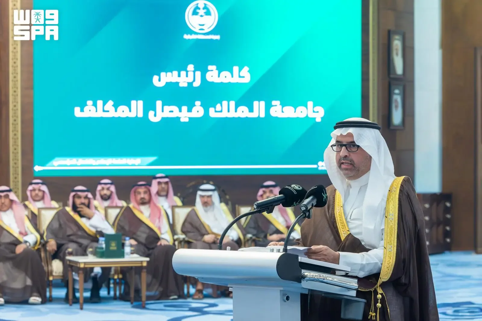 صورة من الألبوم