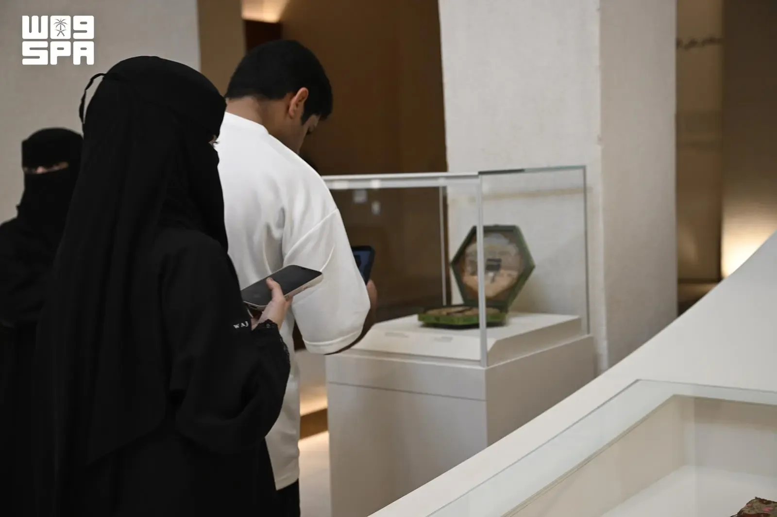 صورة من الألبوم