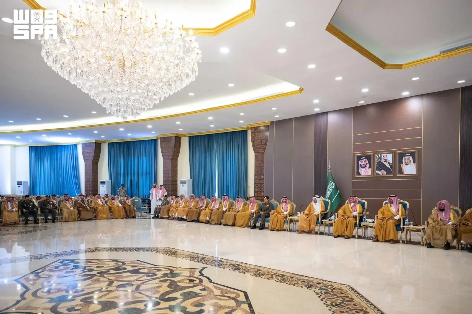 صورة من الألبوم