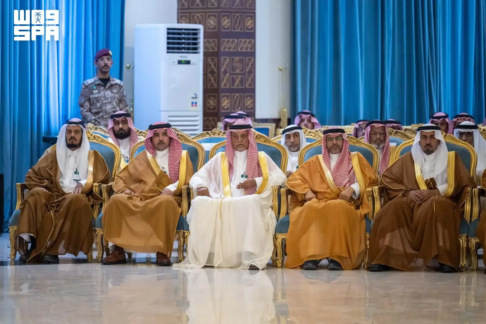 صورة من الألبوم