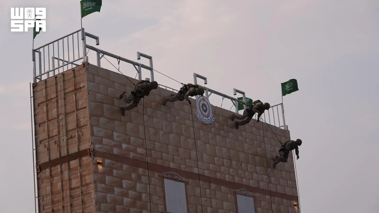 صورة من الألبوم