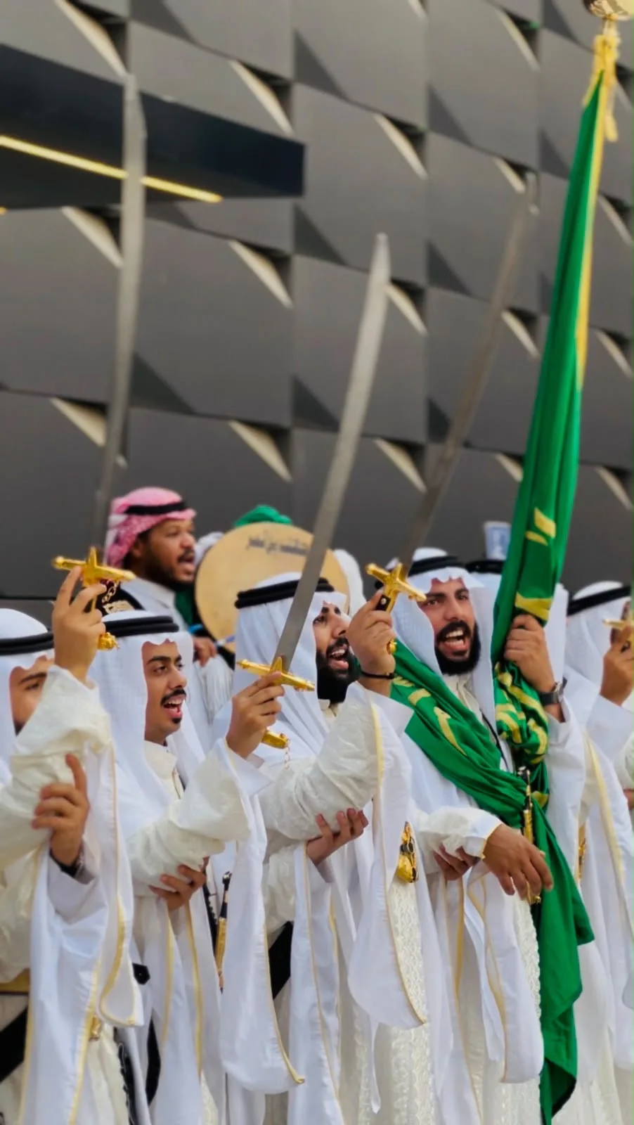 صورة من الألبوم