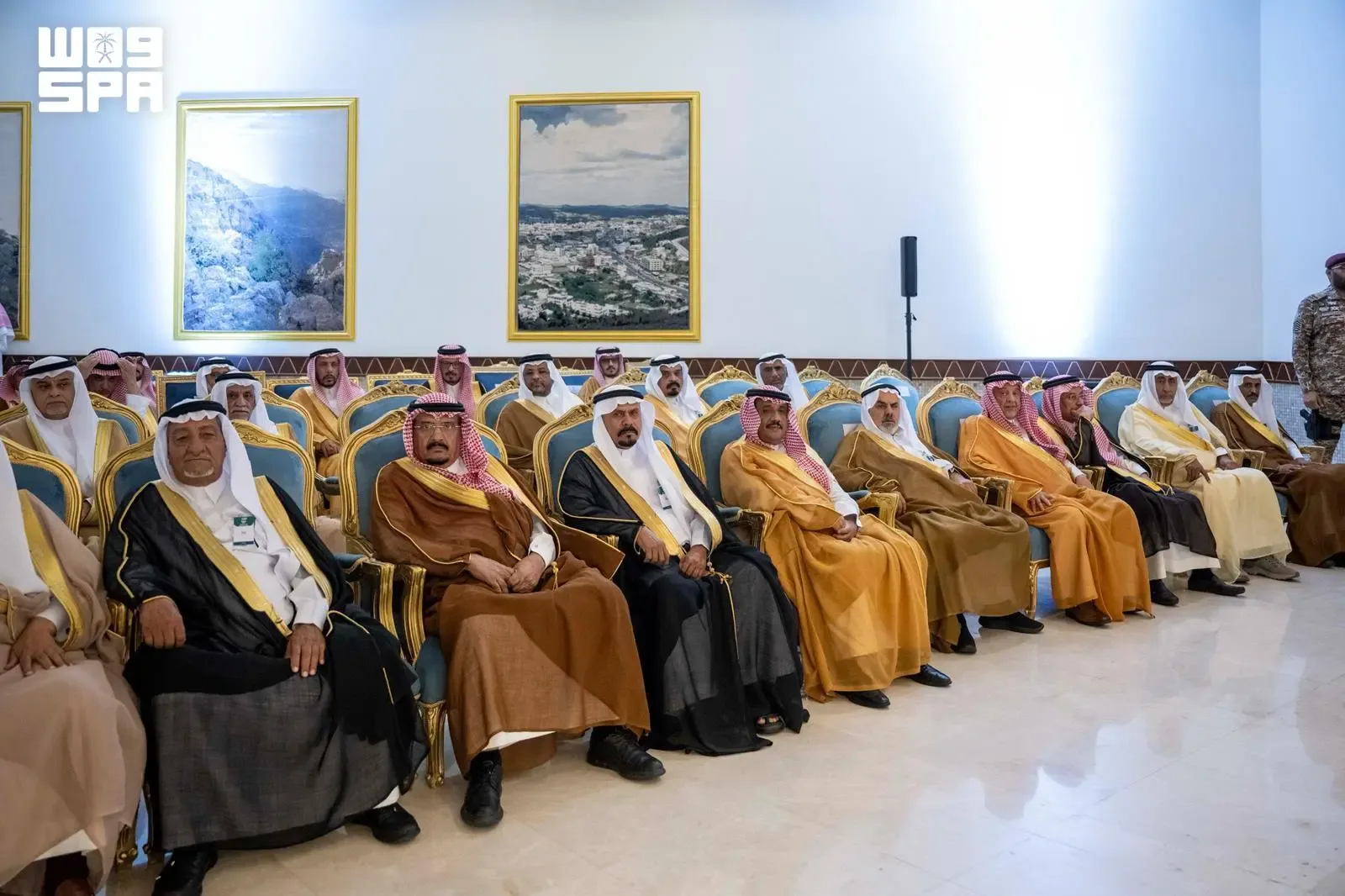 صورة من الألبوم