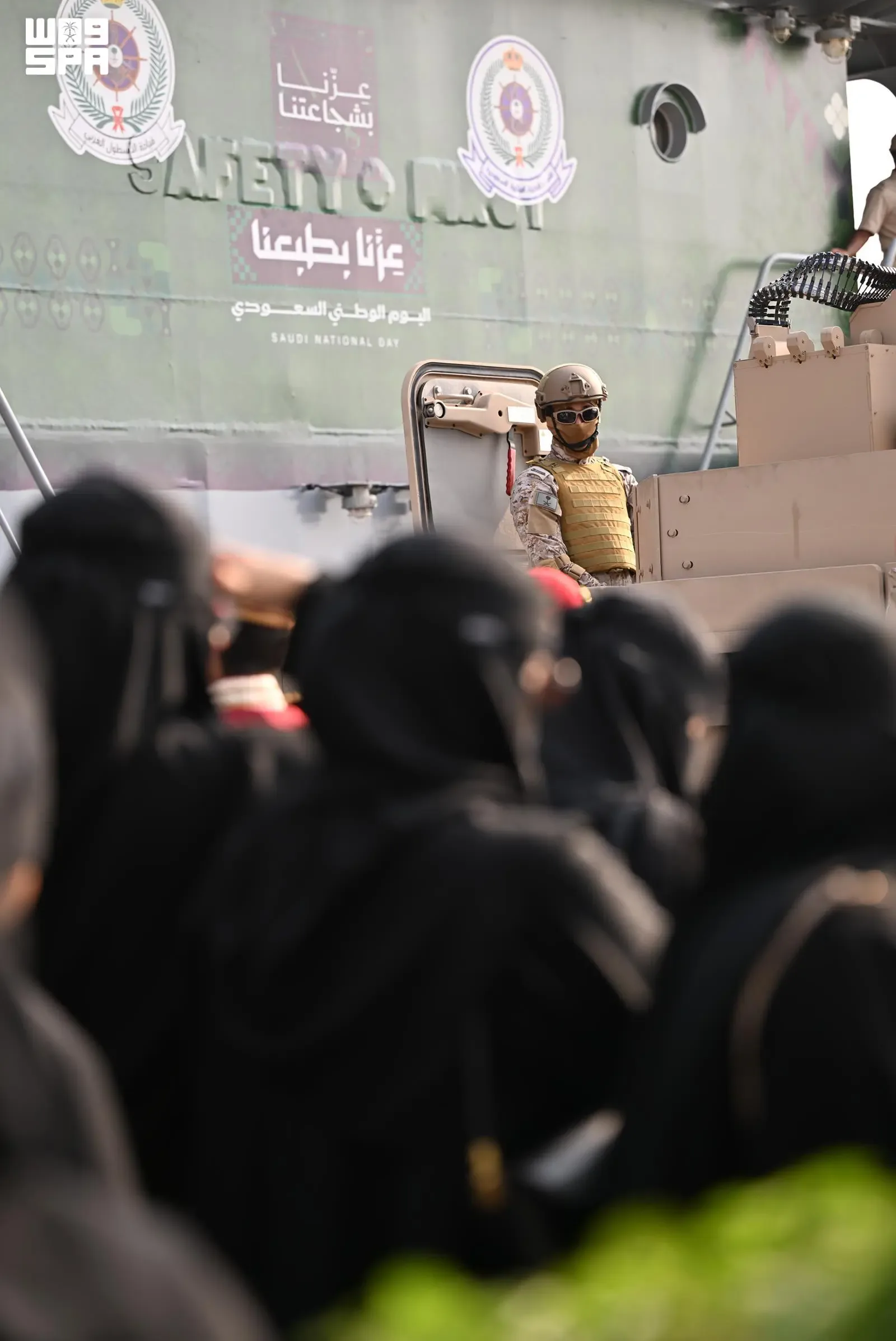 صورة من الألبوم