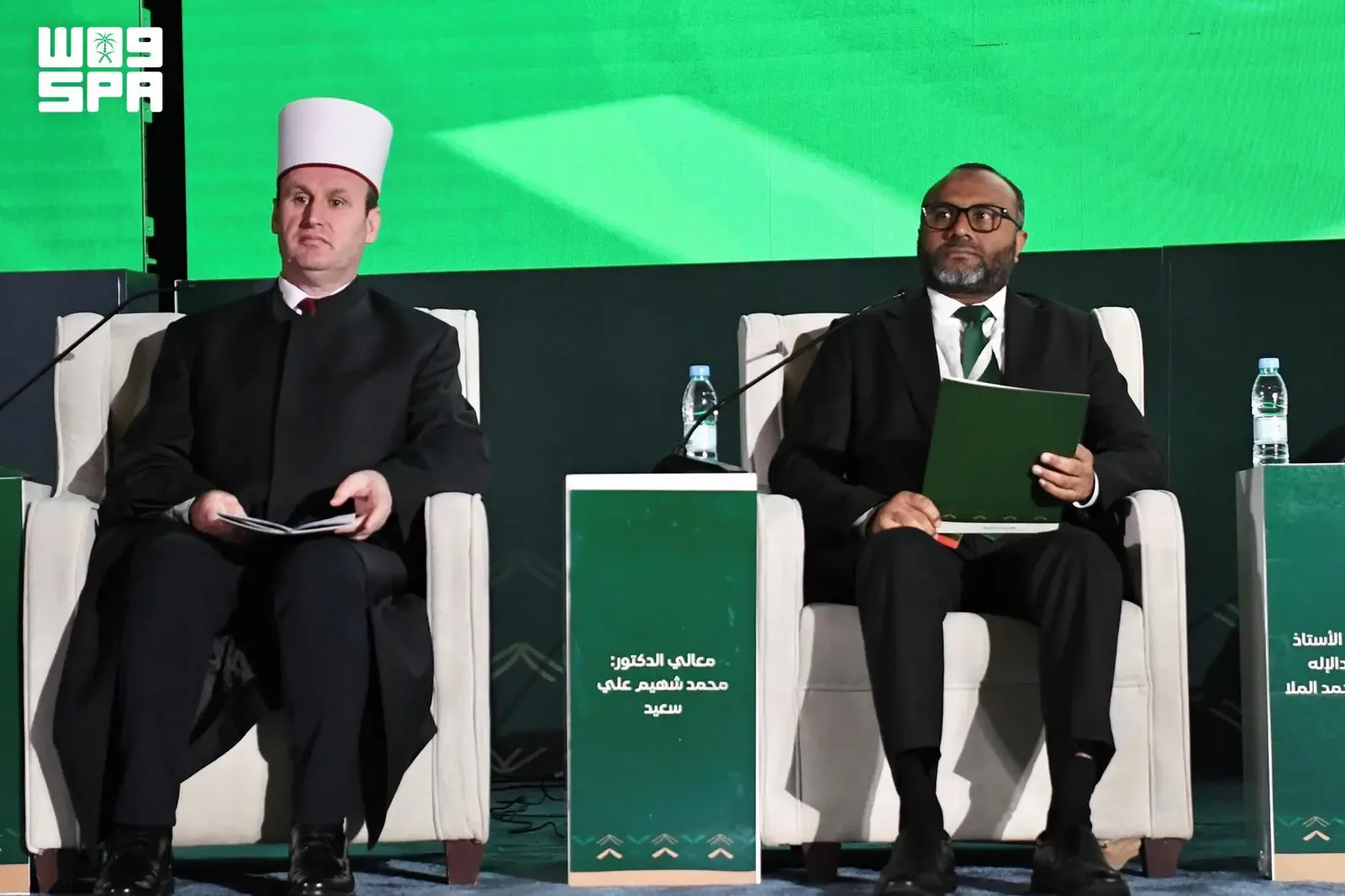صورة من الألبوم