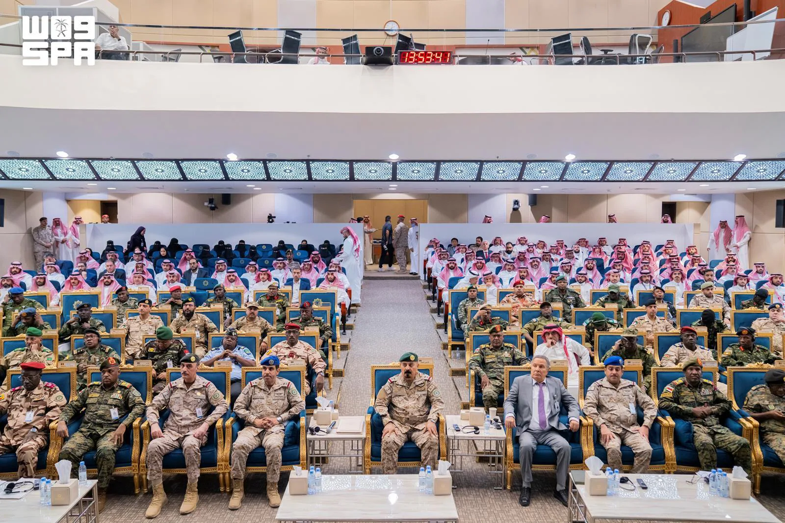 صورة من الألبوم