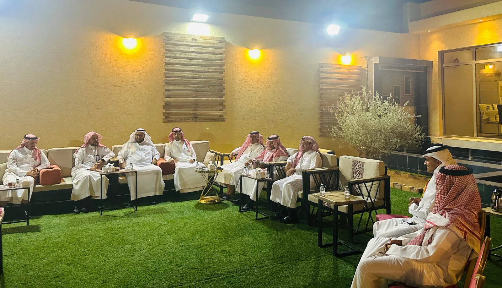 صورة من الألبوم