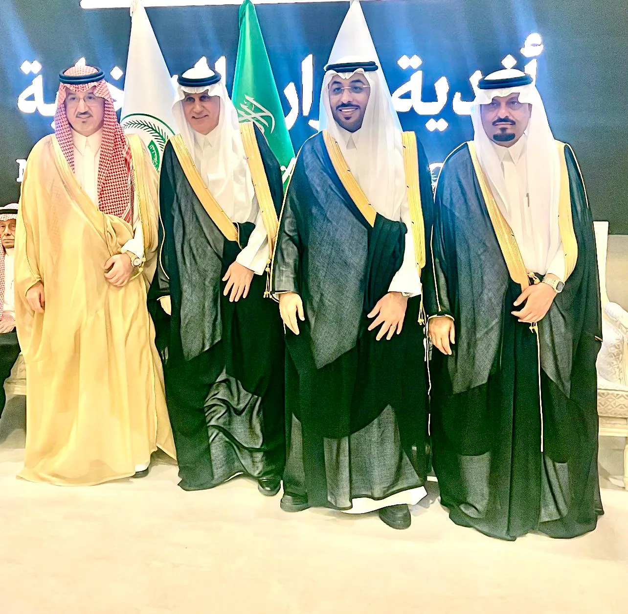 صورة من الألبوم
