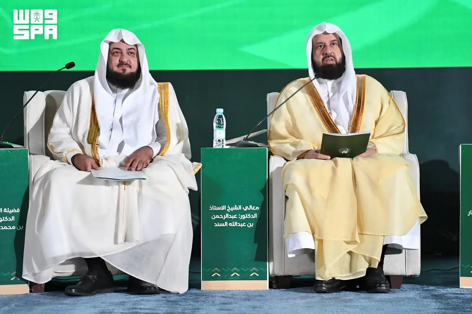 صورة من الألبوم