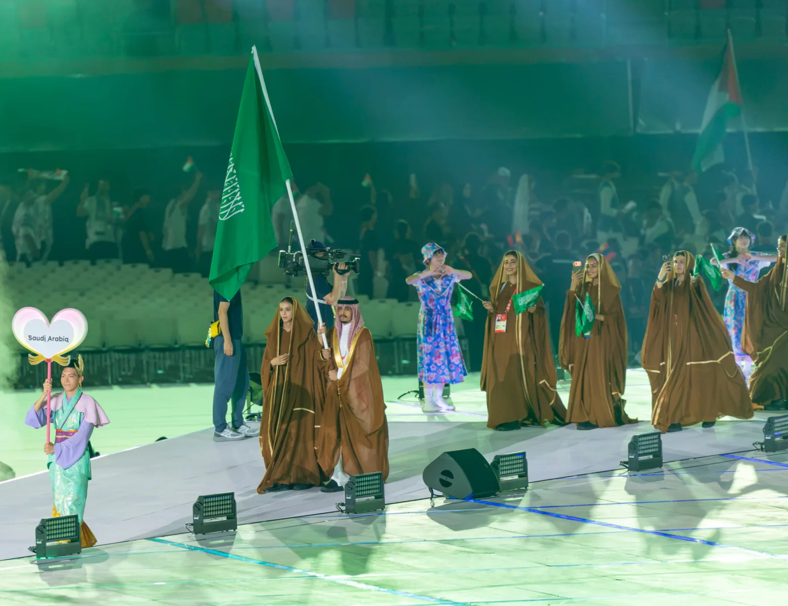 صورة من الألبوم