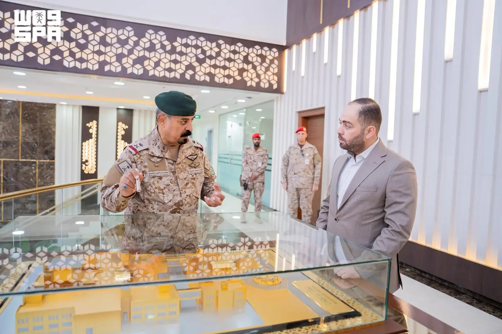 صورة من الألبوم