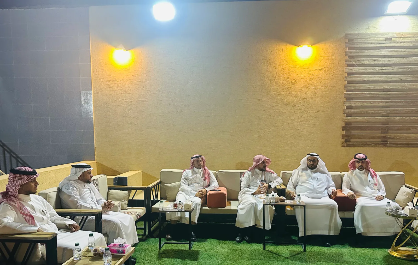 صورة من الألبوم
