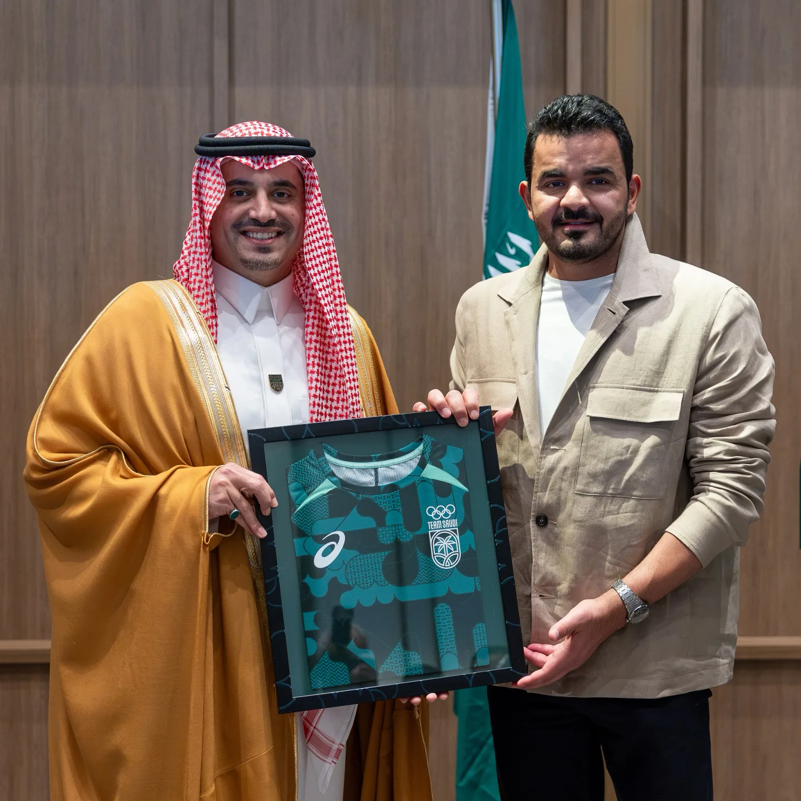صورة من الألبوم