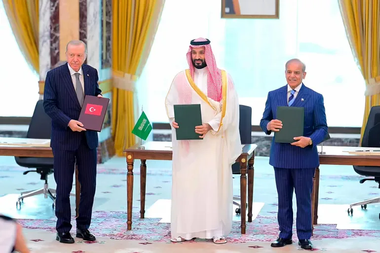 الخارجية الباكستانية: باكستان والسعودية أكملتا إجراءات المصادقة على «اتفاقية مكة للدفاع المشترك» 