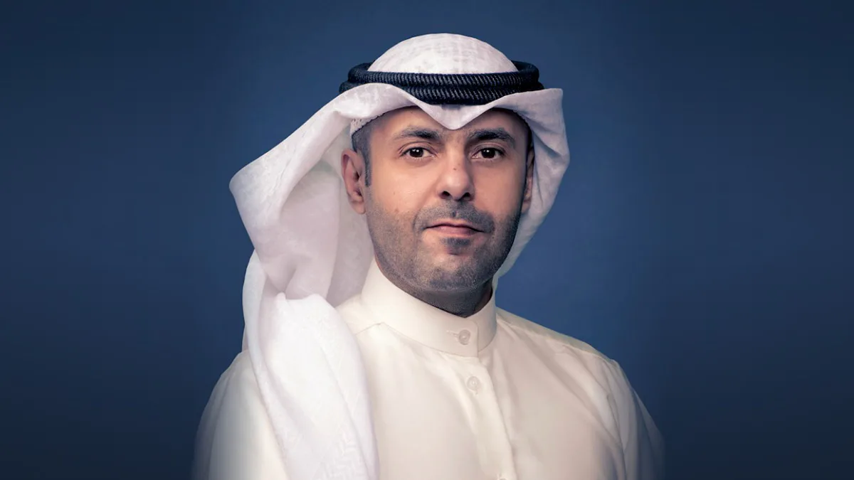 عبدالله السلوم يوزع مؤلفاته الاقتصادية مجانًا في مبادرة مجتمعية