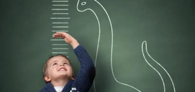 كيف تعرف أن طفلك ينمو بشكل سليم؟.. "الصحة" تحدد 4 محاور ومؤشرات أساسية لمتابعة نموه