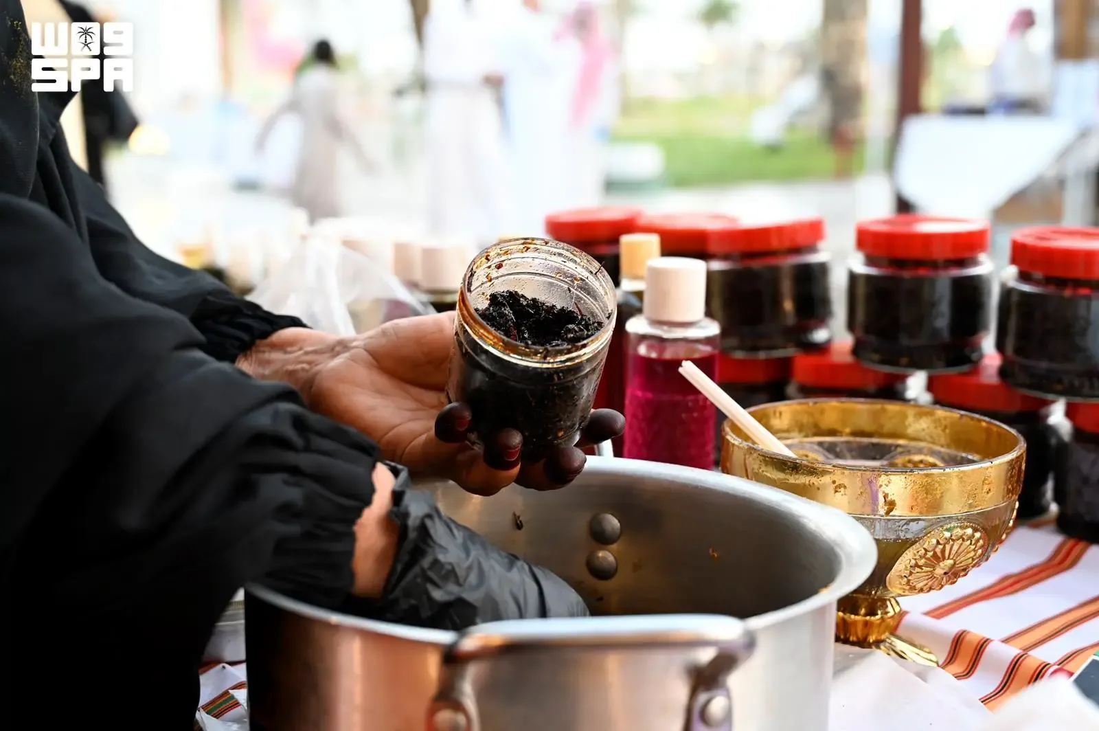 صورة من الألبوم