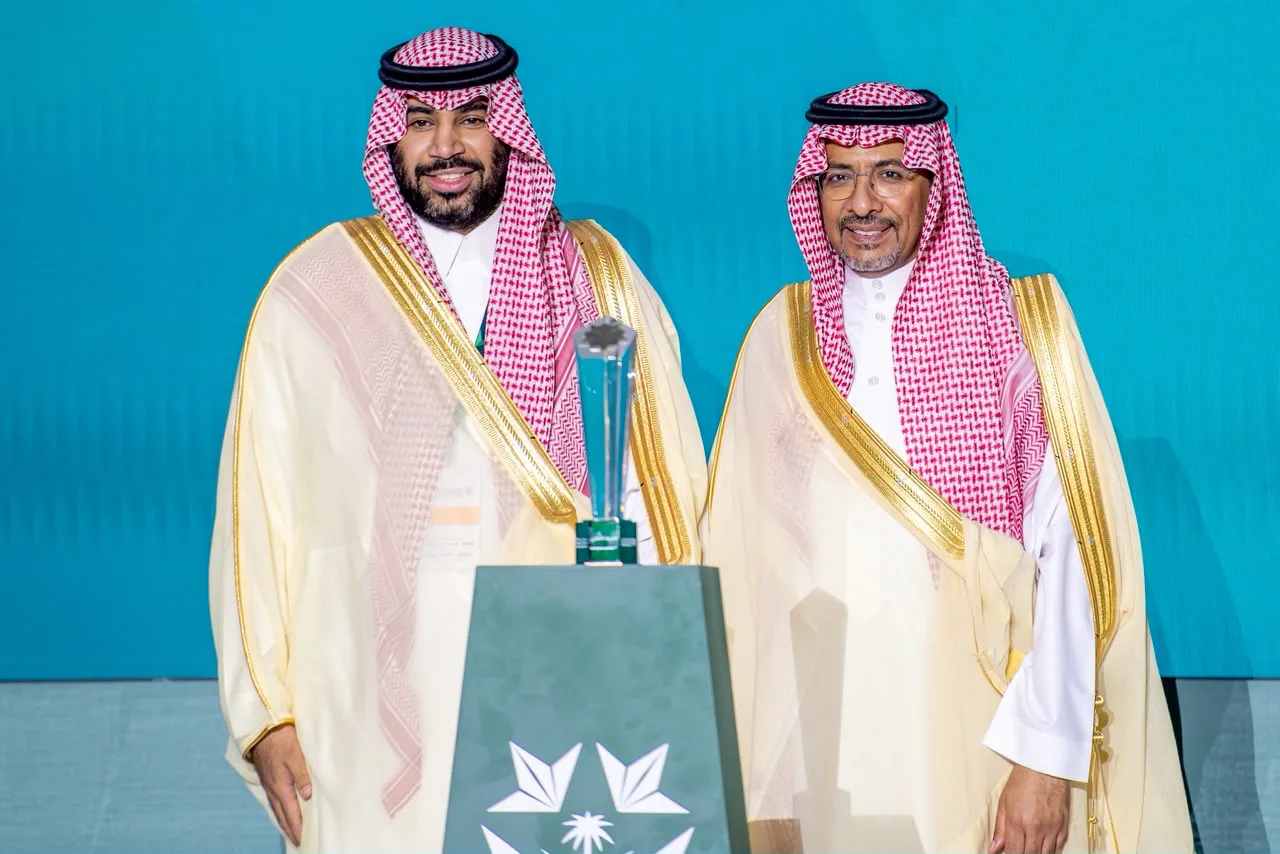 خلال ملتقى الصناعات العسكرية.. هشام الجمعان يطرح رؤية لتحويل مخلفات التمور إلى وقود طيران مستدام