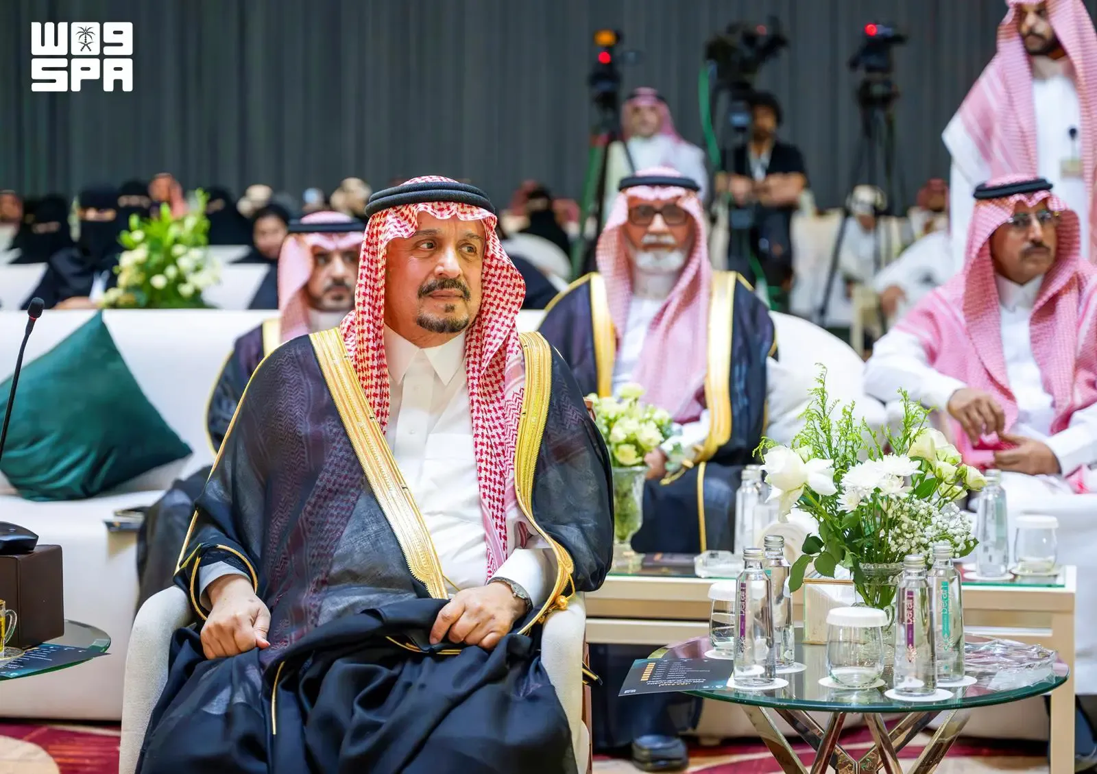 صورة من الألبوم