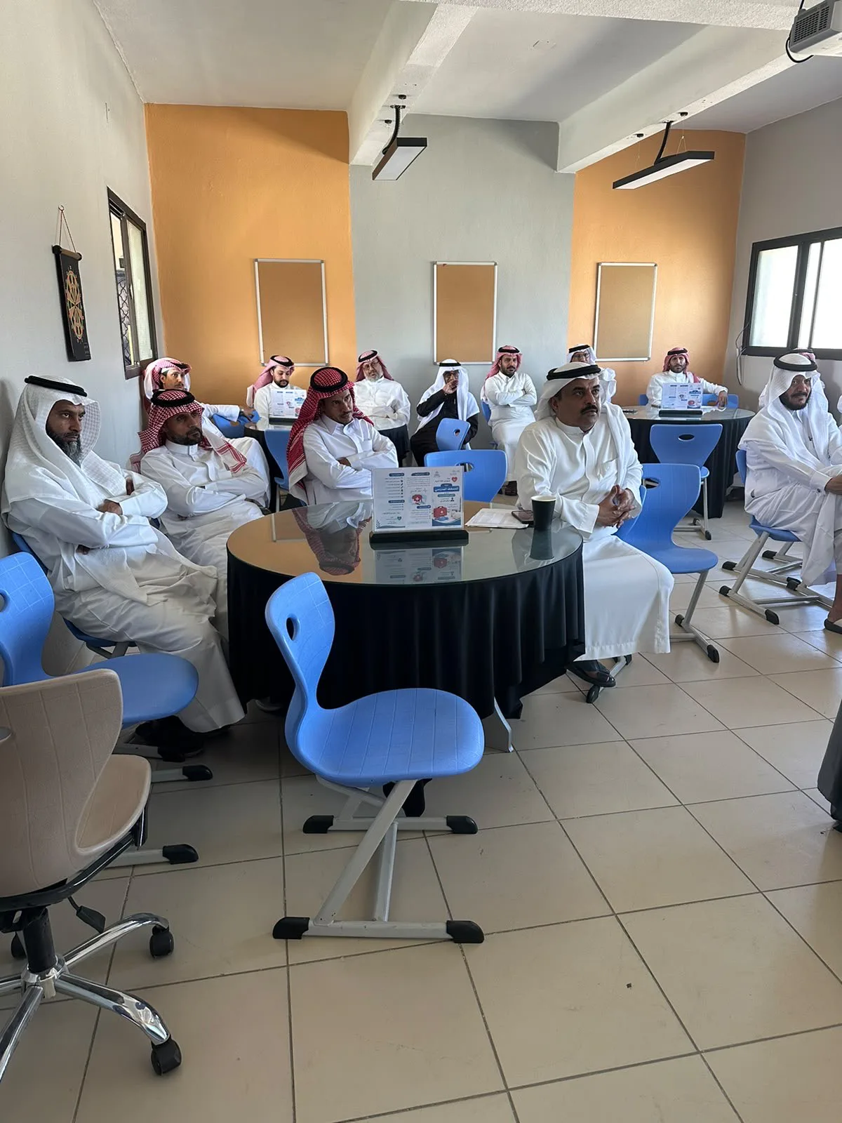 دار التوحيد الثانوية بالطائف تنفّذ ورشة إسعافات أولية للكادر التعليمي