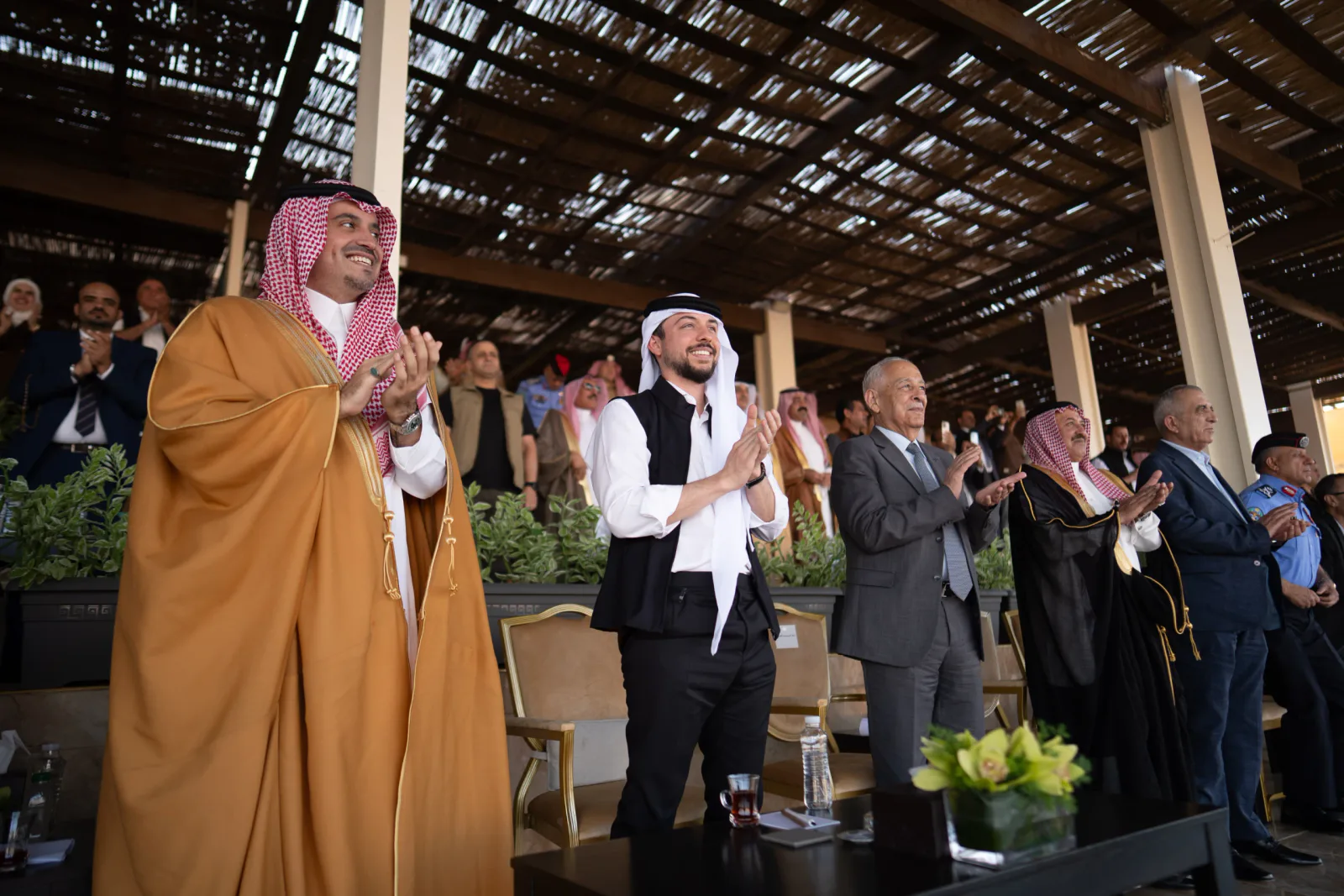 بحضور "فهد بن جلوي".. ولي العهد الأردني يتوج المنتخب السعودي بلقب بطولة العالم الثانية للهجن