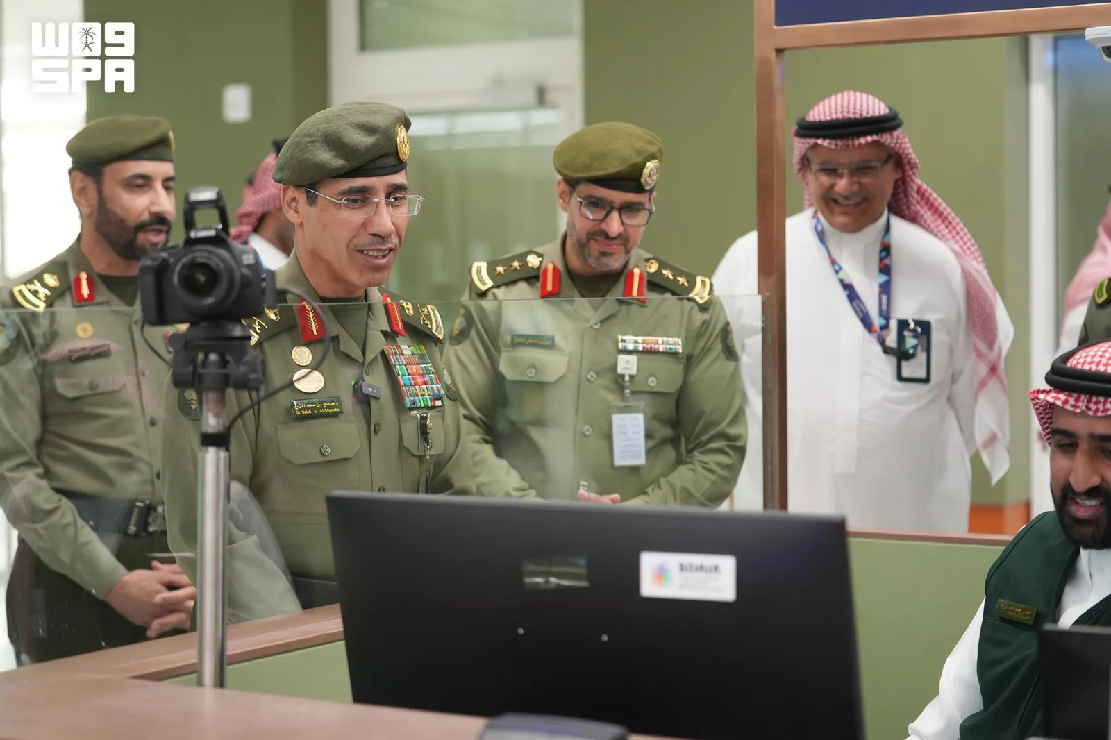 صورة من الألبوم