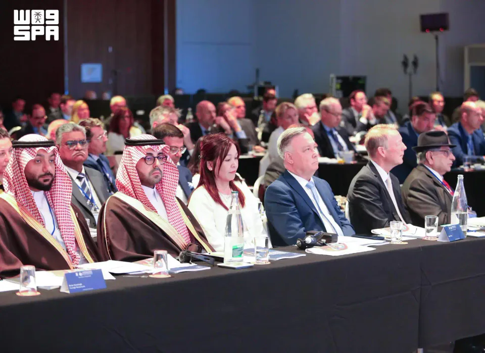 نادي سباقات الخيل يشارك في اجتماعات الاتحاد الدولي بباريس