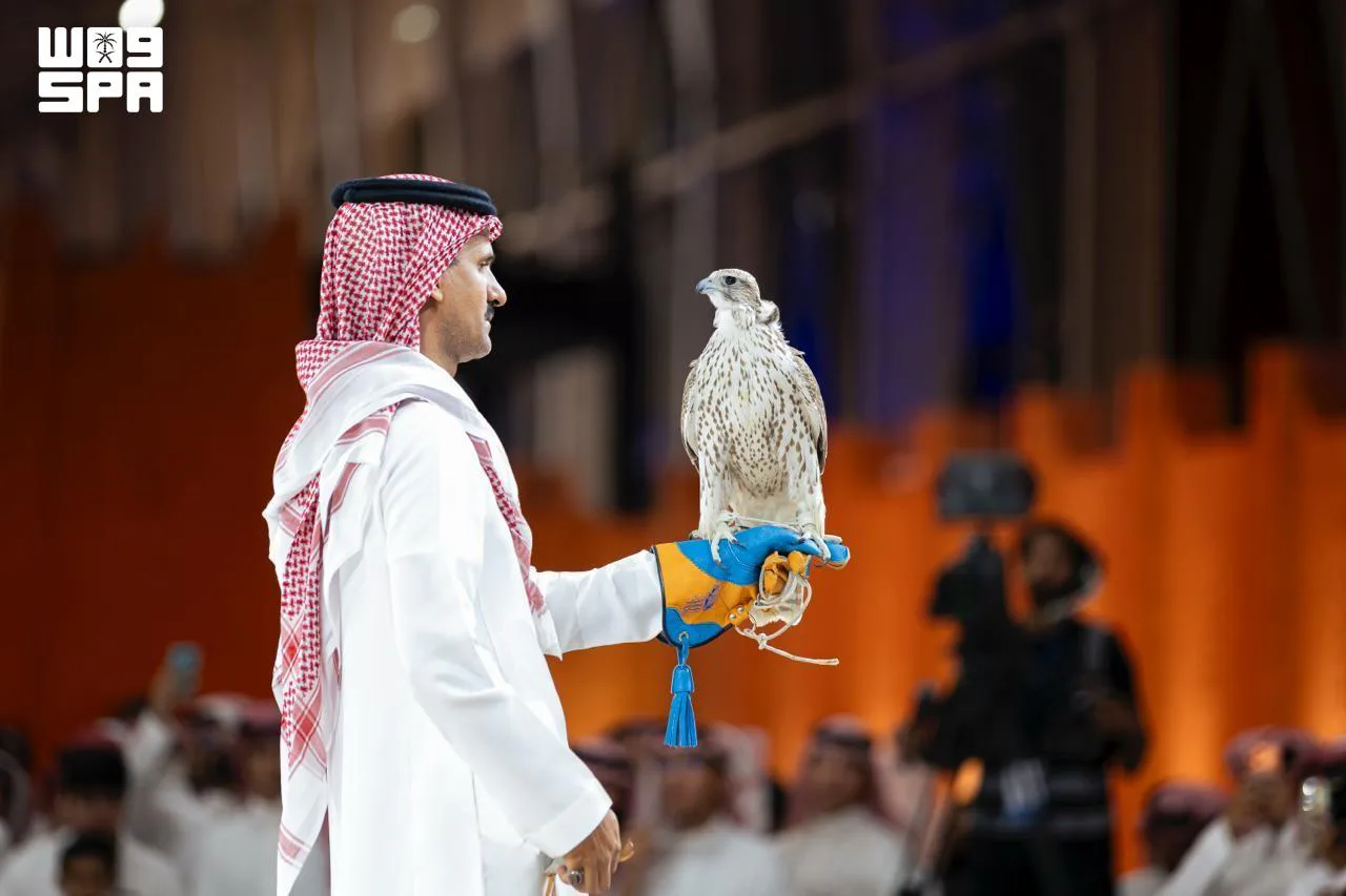 Falcon auctions record 800,000 riyals in Mongolian falcon sales
