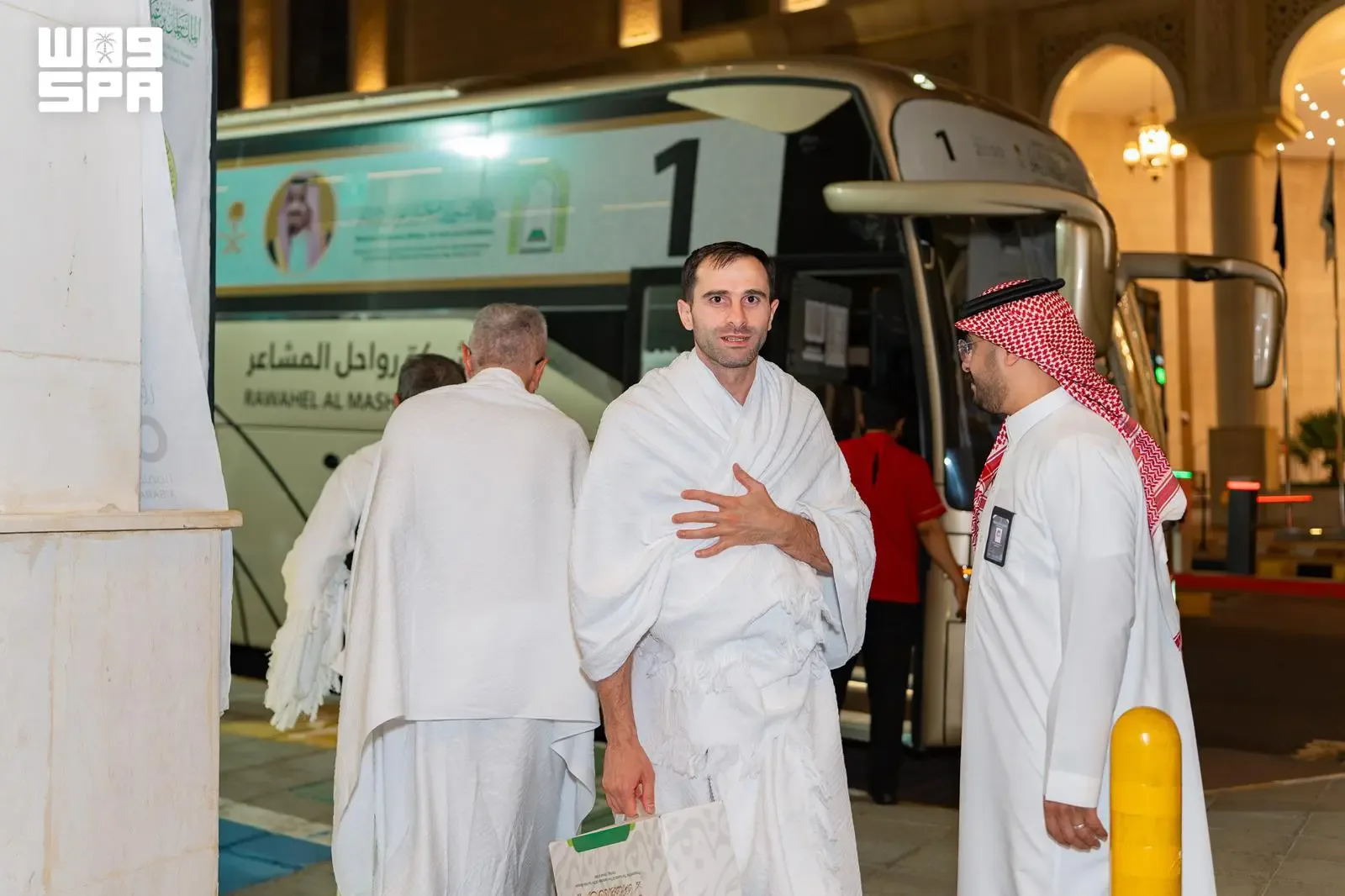 صورة من الألبوم