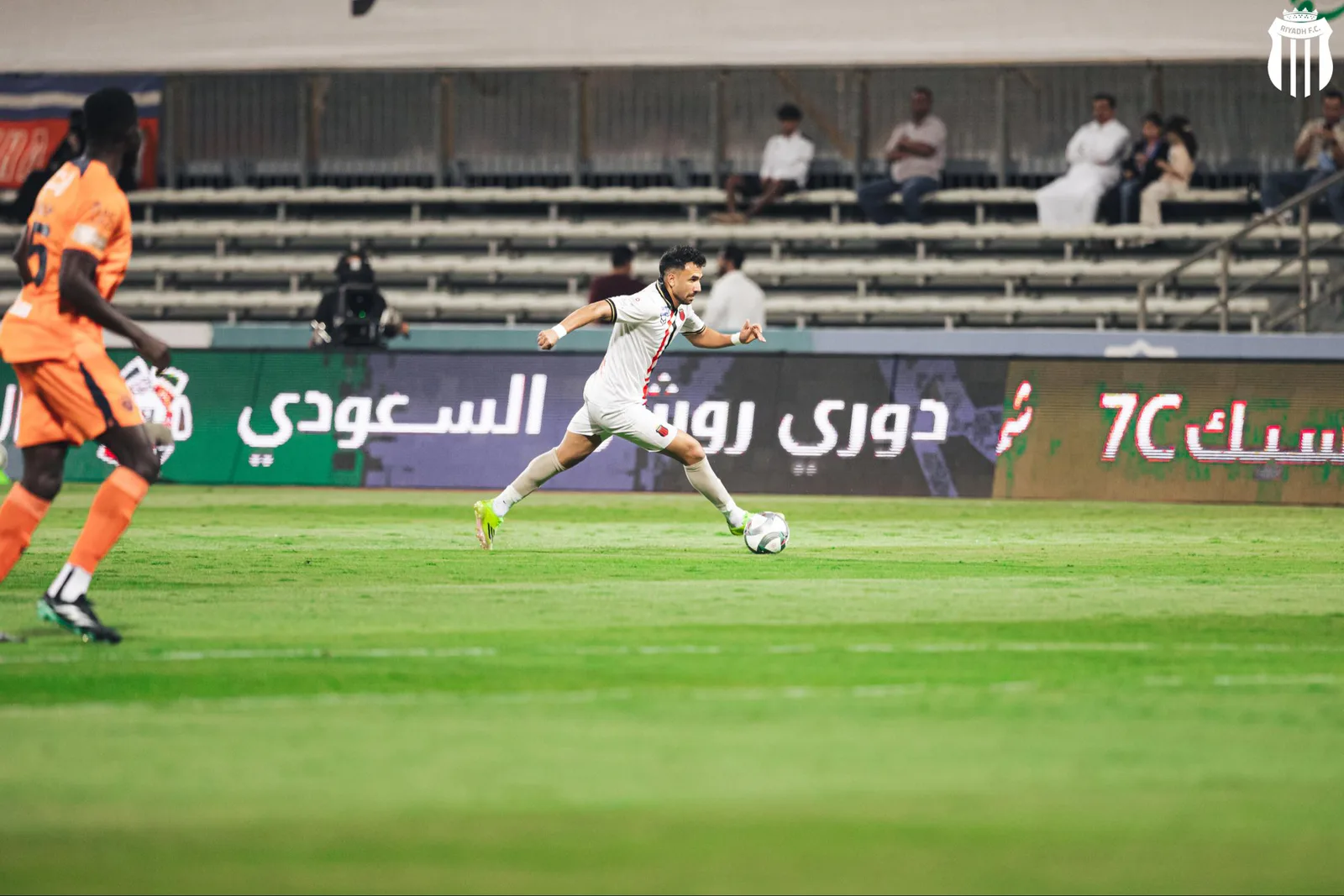 صورة من الألبوم