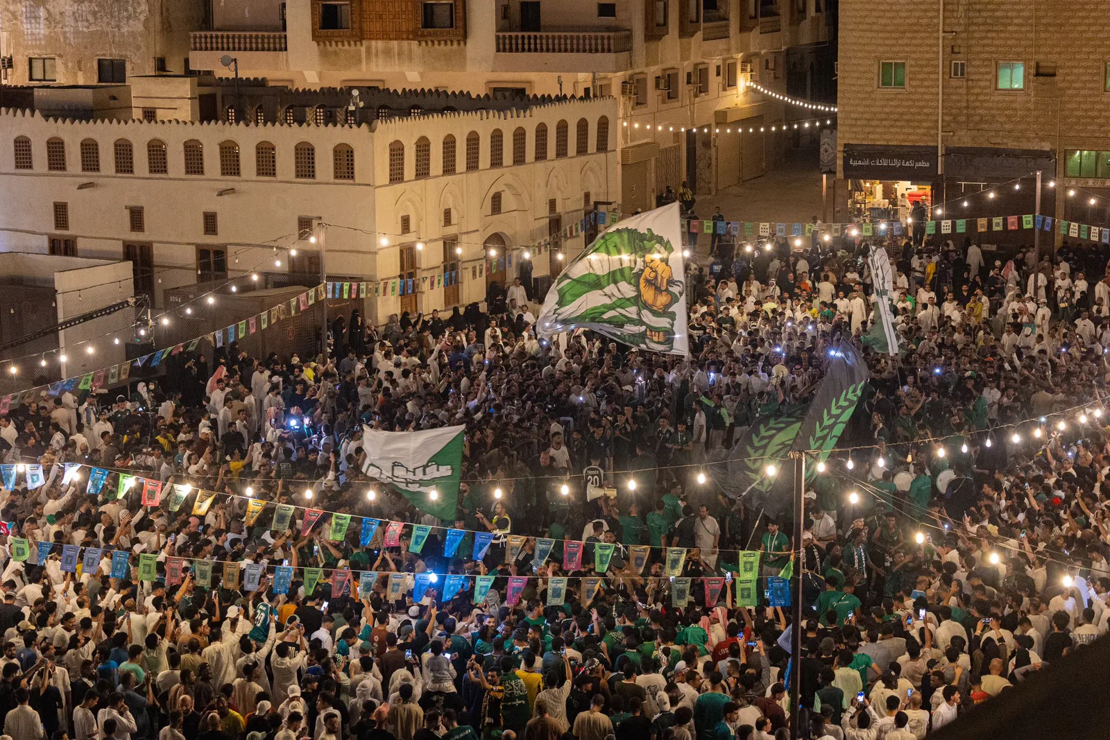 صورة من الألبوم