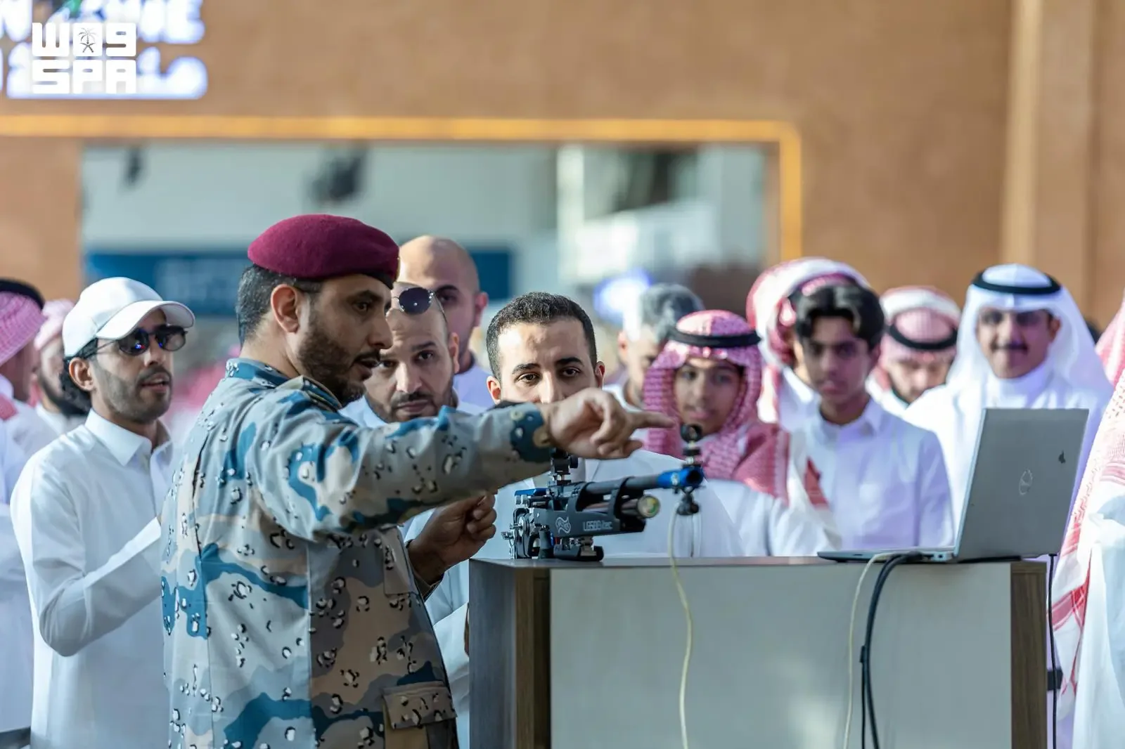 صورة من الألبوم
