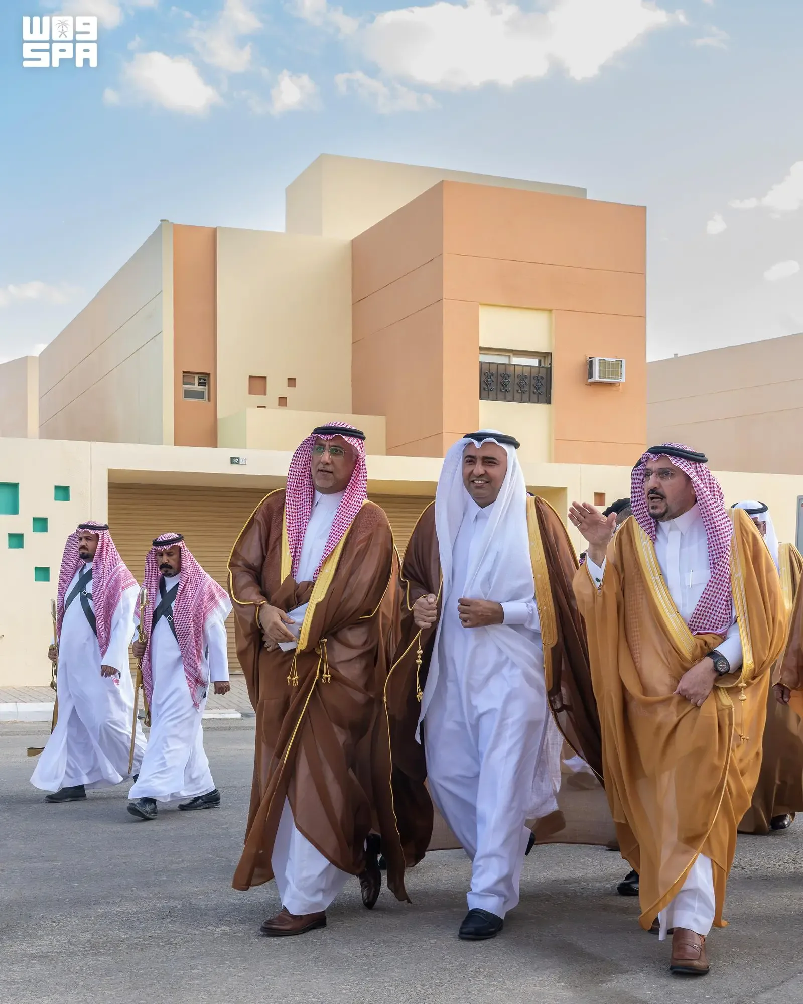 صورة من الألبوم